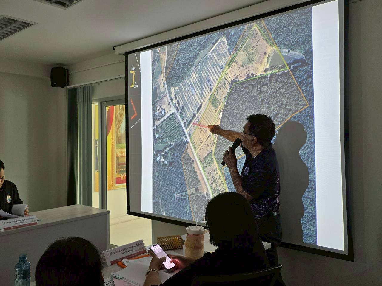 title - รองผู้ว่าราชการจังหวัดเพชรบุรี เป็นประธานการประชุมคณะกรรมการปฏิรูปที่ดินจังหวัดเพชรบุรี ครั้งที่ 1/2569 ณ ห้องประชุมสำนักงานการปฏิรูปที่ดินจังหวัดเพชรบุรี (ชั้น 2) โดยมี นางสาวยุพา ราชจินดา ปฏิรูปที่ดินจังหวัดเพชรบุรี กรรมการและเลขานุการรองผู้ว่าราชการจังหวัดเพชรบุรี เป็นประธานการประชุมคณะกรรมการปฏิรูปที่ดินจังหวัดเพชรบุรี ครั้งที่ 1/2569 ณ ห้องประชุมสำนักงานการปฏิรูปที่ดินจังหวัดเพชรบุรี (ชั้น 2) โดยมี นางสาวยุพา ราชจินดา ปฏิรูปที่ดินจังหวัดเพชรบุรี กรรมการและเลขานุการ